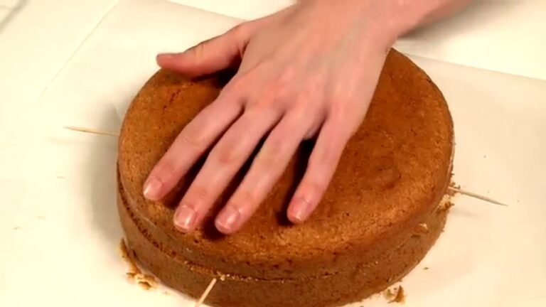 When is the Best Time to Cut a Cake in Half